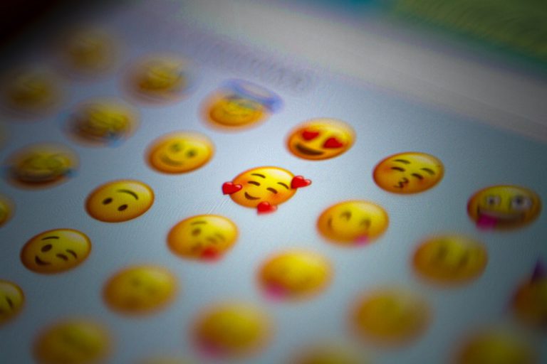 Emoji Anywhere! 👈